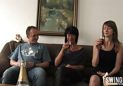 亚洲cockslut吞下两只公鸡在三种方式。 最新的色情电影高清