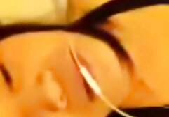 乳房是19岁的第一只公鸡，拥有优雅的屁股！ 老式的色情管