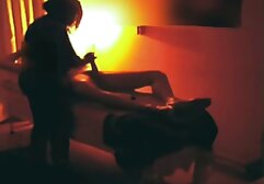 他在他的女人身上被击败，直到他开枪。 免费的继母色情影片